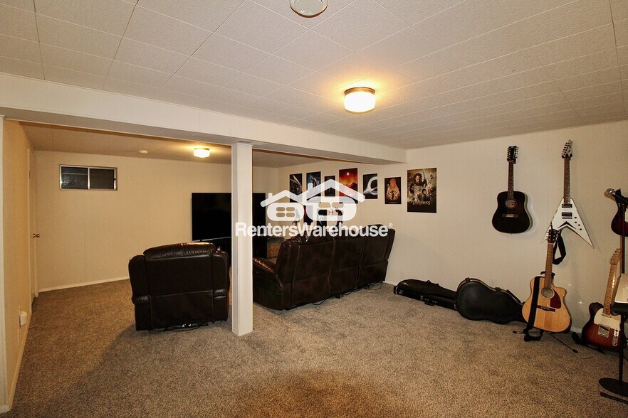 Building Photo - 11025 Dahlia Ct