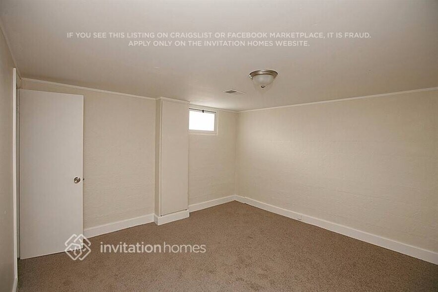 Building Photo - 1740 W Crestline Dr