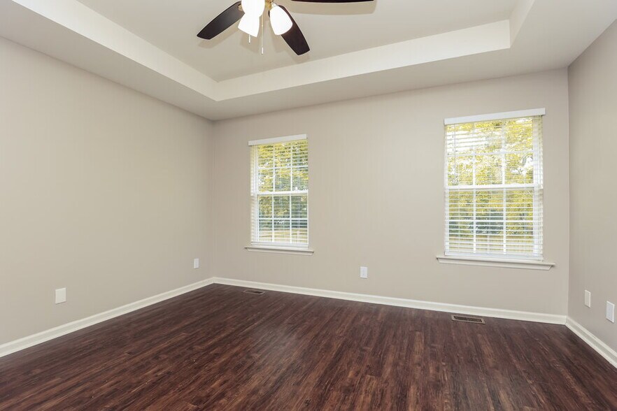 Building Photo - 3019 Candlelite Dr