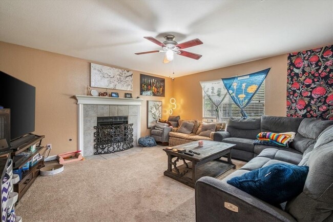 Building Photo - 922 Satellite View