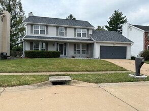 Building Photo - Beautiful 4Bedroom 2.5 bath 2 Car Garage I...