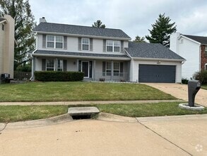 Building Photo - Beautiful 4Bedroom 2.5 bath 2 Car Garage I...