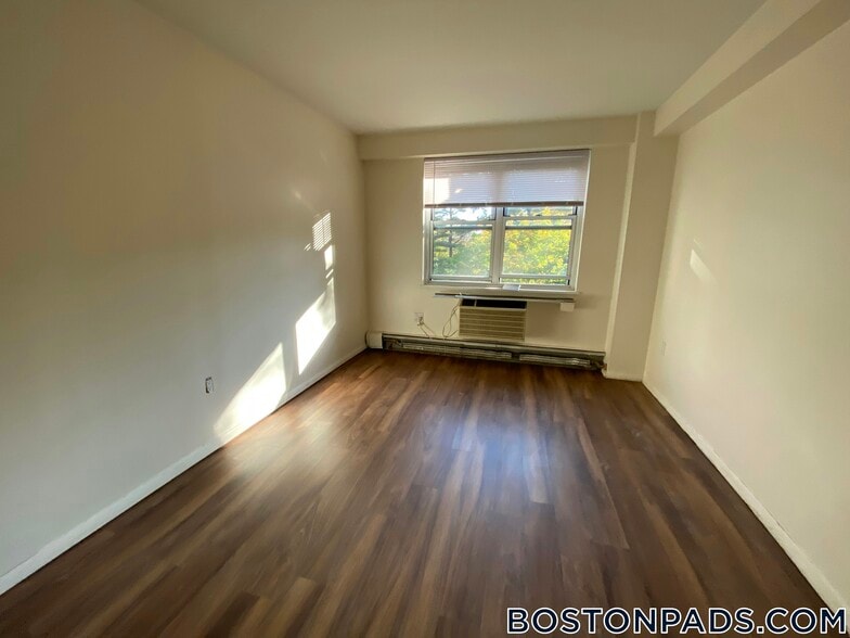 Building Photo - 185 Freeman St