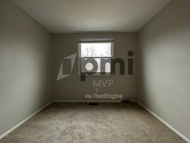 Building Photo - 7490 Stonetrail Way