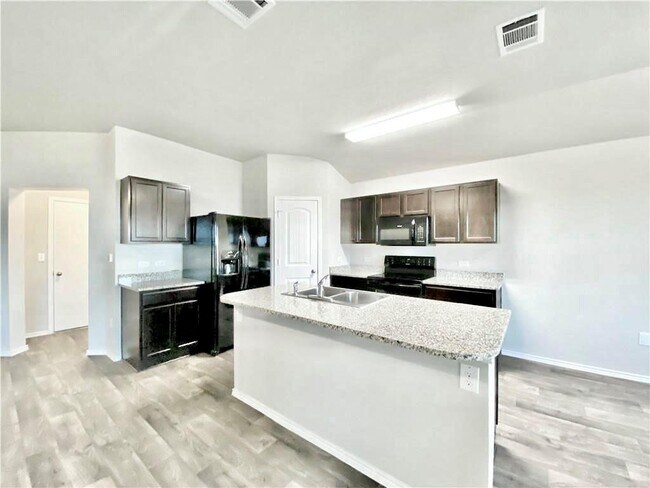 Building Photo - 5905 Ronee Leah Dr
