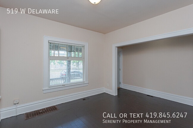 Building Photo - 519 W Delaware-