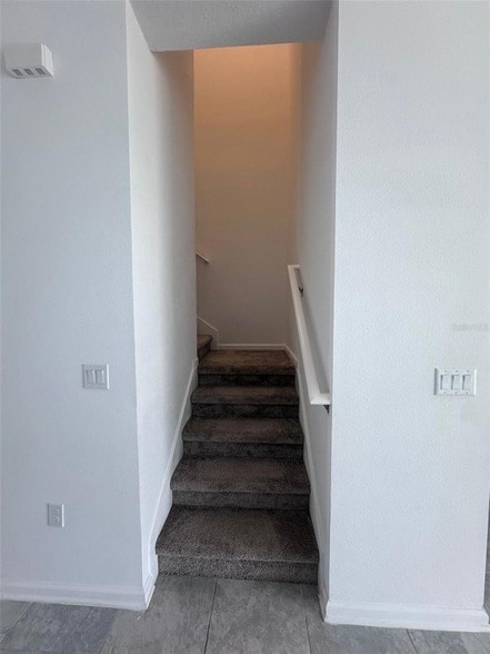 Building Photo - 2700 Skyline Lp