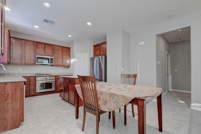 Building Photo - 10931 Sardinia Sands Dr