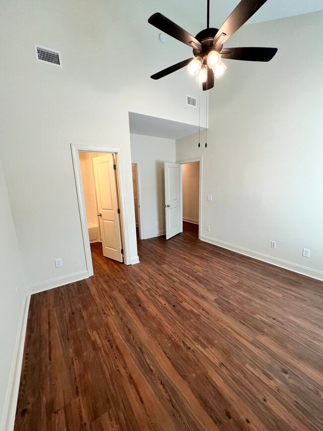 Building Photo - East Longleaf Townhome
