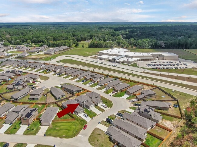 Building Photo - 16609 Merry Pines Dr