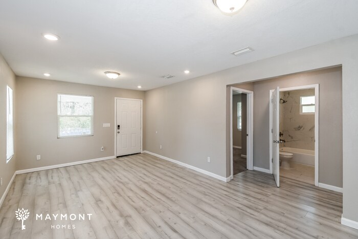 Building Photo - 804 Westbrook Rd