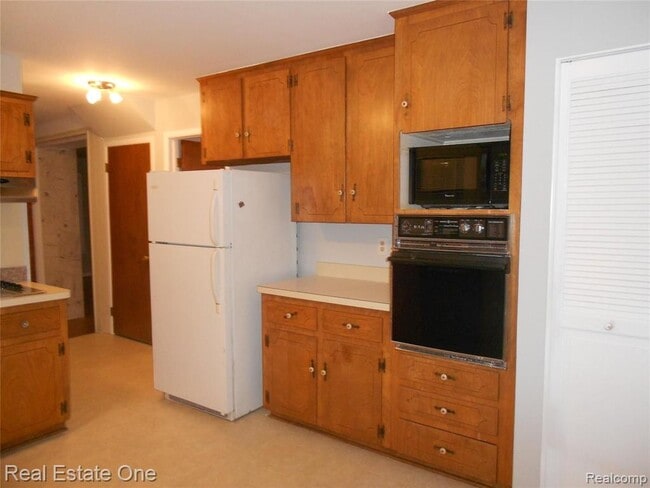 Building Photo - 3541 Tothill Dr