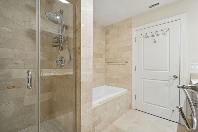 Building Photo - Upscale Living in Downtown DC! Pool, Gym, ...