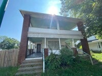 Building Photo - 902-904 1/2 S Limestone St.