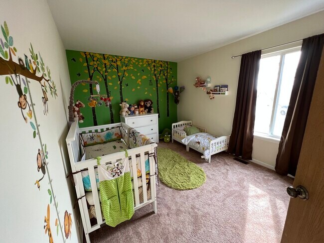 Building Photo - 1327 Fox Chase Dr