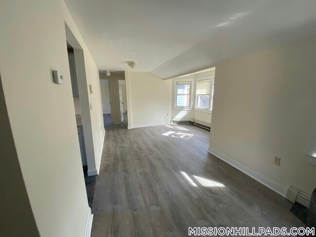 Building Photo - 40 Winthrop St