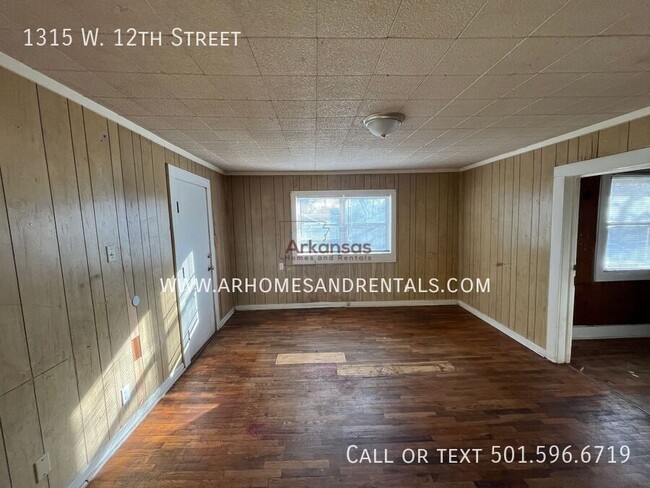 Building Photo - 1315 W 12th St