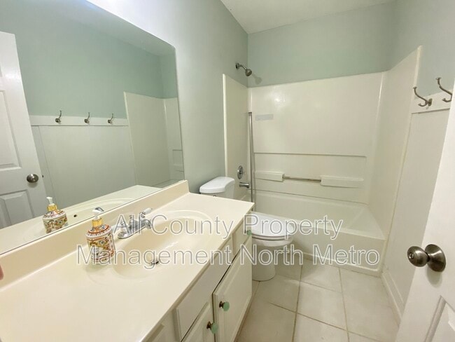 Building Photo - 10915 Kimball Crest Dr