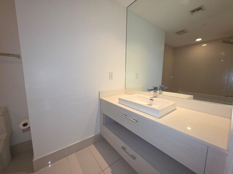 Building Photo - 55 SW 9th St