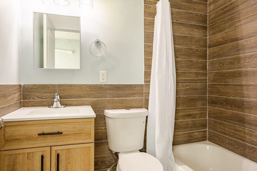 Building Photo - 1384 Ridge Ave