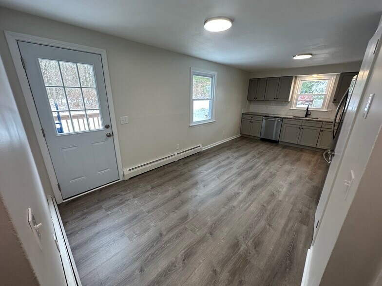 Building Photo - 1444 Stafford Rd