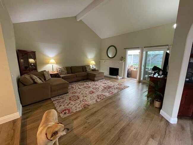 Building Photo - 1029 Silver Stallion Dr