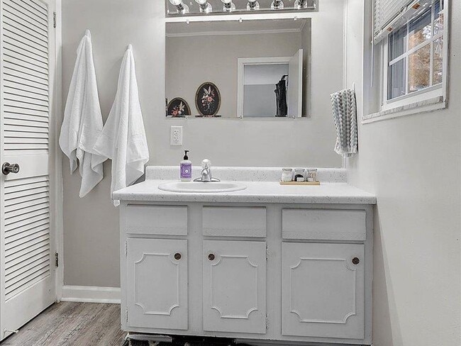 Building Photo - 1835 Portland Ave