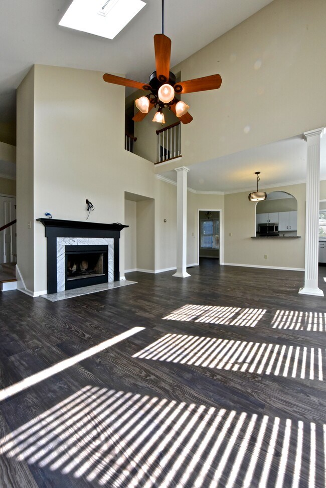 Building Photo - 688 Andover Village Plz