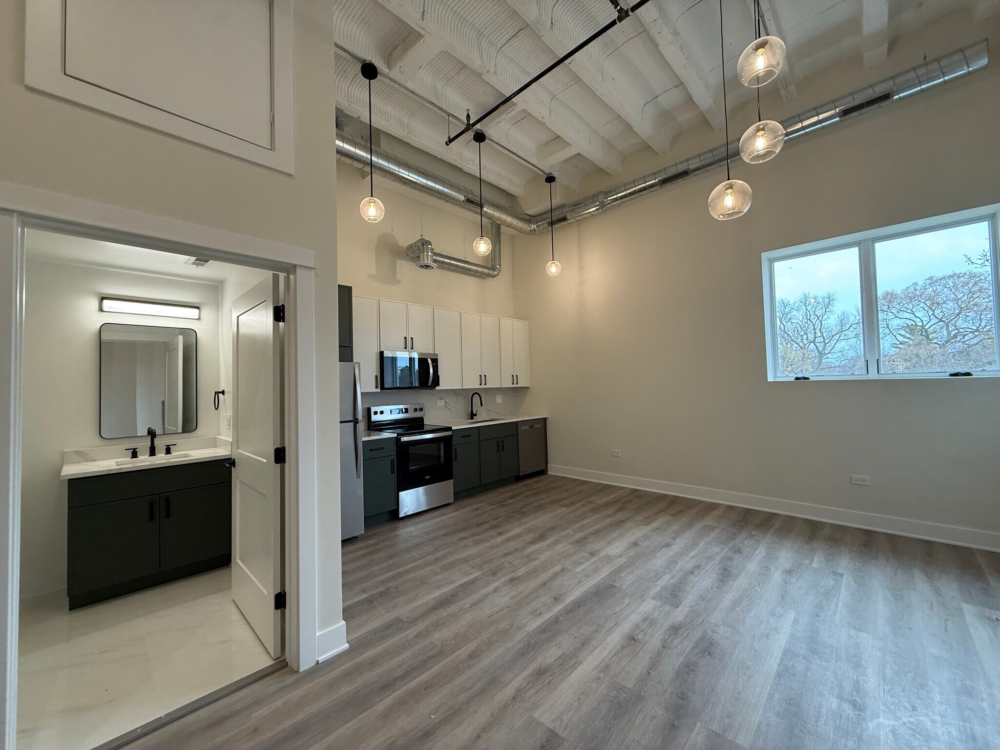 Building Photo - 1453 Maple Ave
