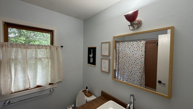 Building Photo - 1618 Faraday Cir