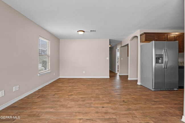 Building Photo - 8804 Eclipse St