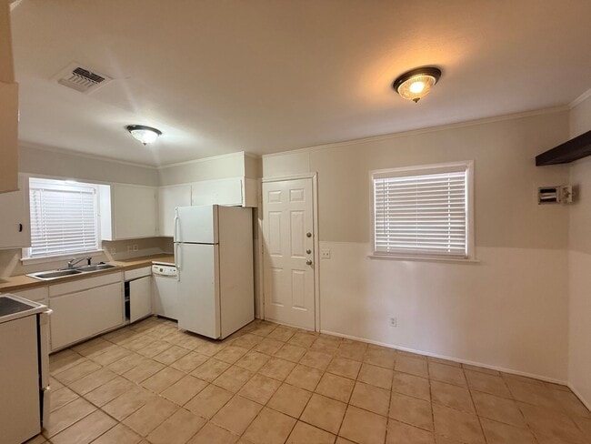 Building Photo - 3114 37th St