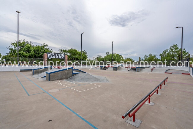 Building Photo - 39826 N Mill Creek Ct