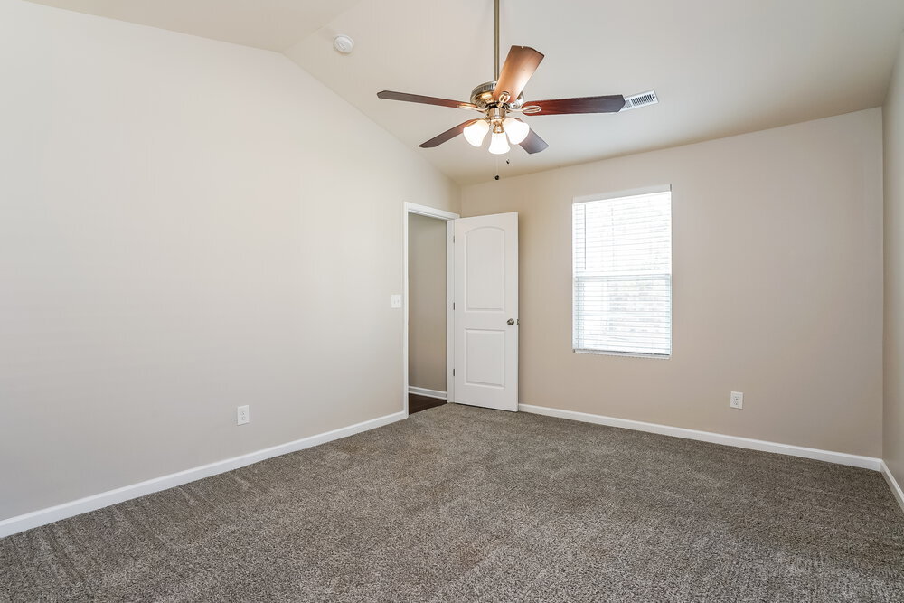 Building Photo - 1433 Tamarino Dr