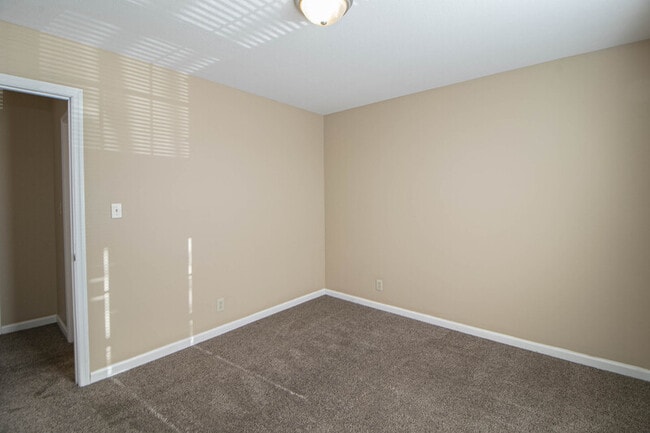 Building Photo - 363 Peabody Dr