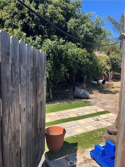 Building Photo - 680 W 18th St