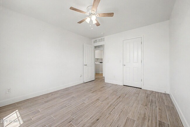 Building Photo - 16332 W Moreland St