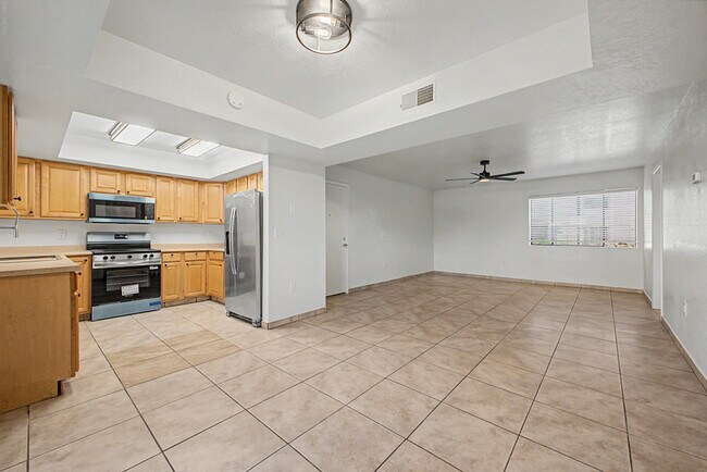 Building Photo - 16624 E Palisades Blvd