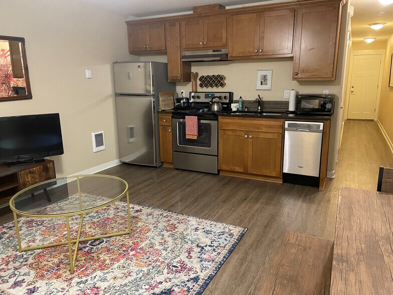 Building Photo - 443 NE GRAHAM ST