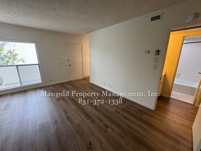 Building Photo - 500 Glenwood Cir
