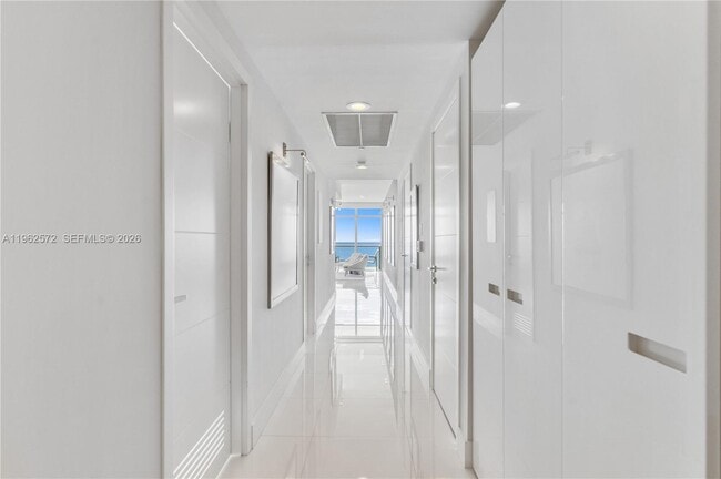 Building Photo - 3737 Collins Ave