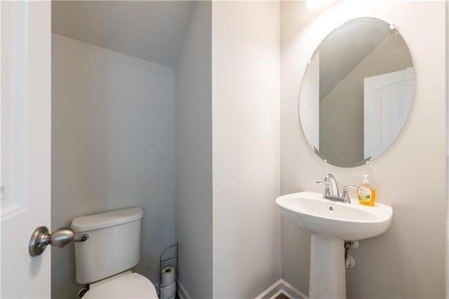 Building Photo - 4700 Blake Lp