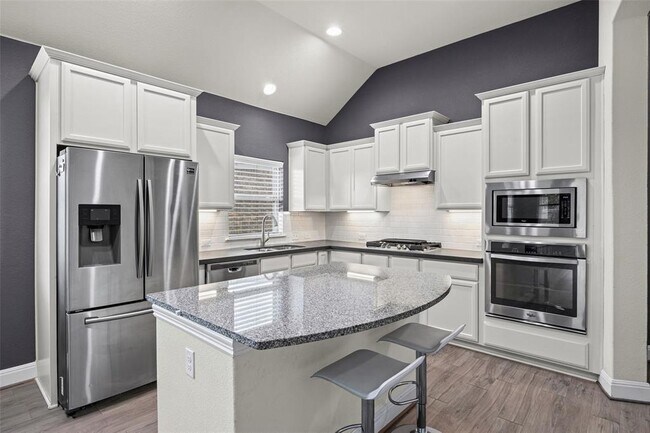 Building Photo - 253 Joseph Dr