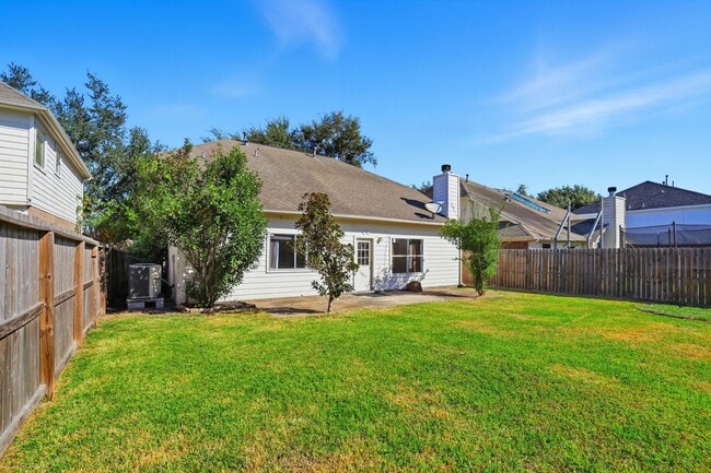 Building Photo - 15318 Streatham Cir