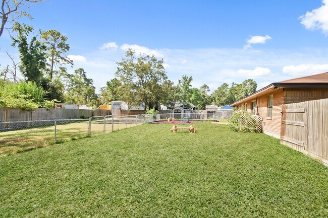 Building Photo - 5302 Treaschwig Rd