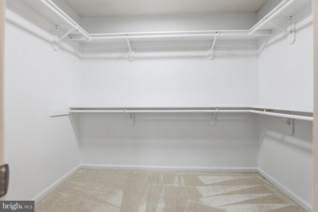 Building Photo - 18136 Hayloft Dr