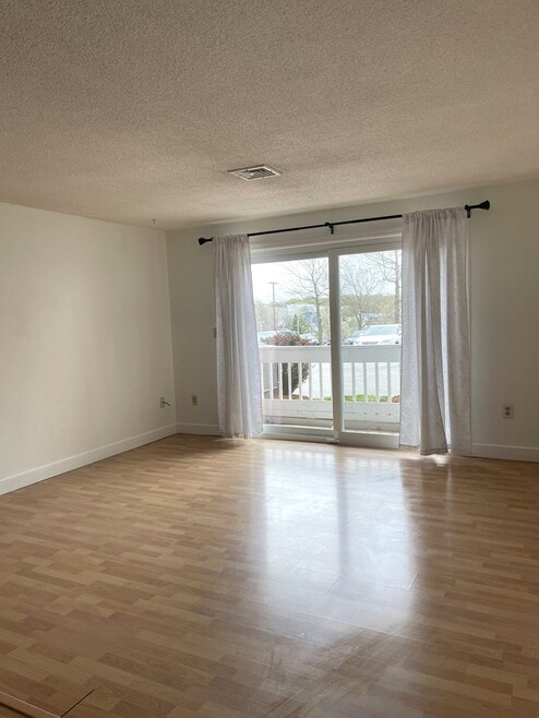 Building Photo - 15 Bower Rd