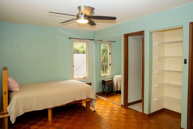 Building Photo - Spacious 4-Bedroom Retreat in Haiku with Stunning Natural Light