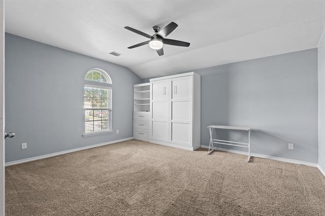 Building Photo - 8613 Vista Royale Dr