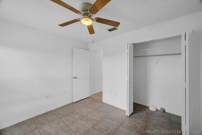 Building Photo - 1800 SW Glenco St